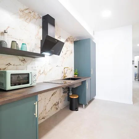 Ag7 Loft Espaciosos Estudios Con Terraza Cercanos Al Metro Zona Ayora شقة *
