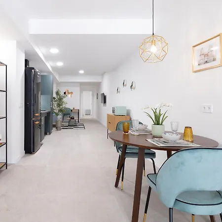 Ag7 Loft Espaciosos Estudios Con Terraza Cercanos Al Metro Zona Ayora شقة *