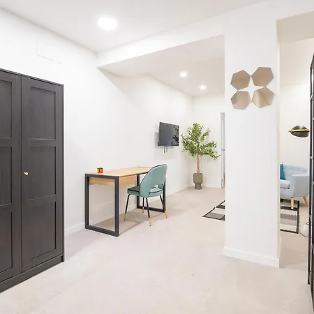 Ag7 Loft Espaciosos Estudios Con Terraza Cercanos Al Metro Zona Ayora Apartman