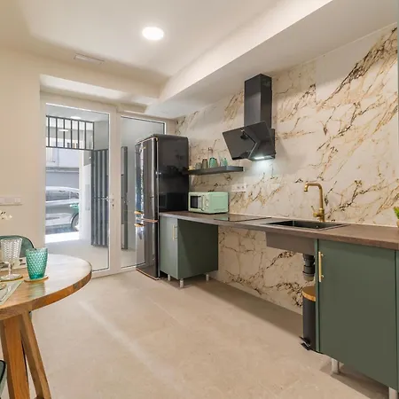 Ag7 Loft Espaciosos Estudios Con Terraza Cercanos Al Metro Zona Ayora Apartman Valencia