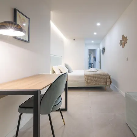 Ag7 Loft Espaciosos Estudios Con Terraza Cercanos Al Metro Zona Ayora Valencia