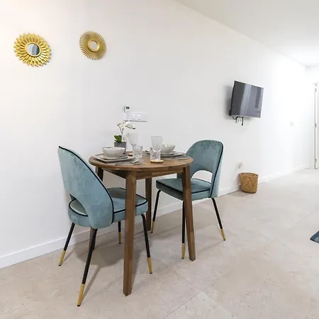 Ag7 Loft Espaciosos Estudios Con Terraza Cercanos Al Metro Zona Ayora Daire *