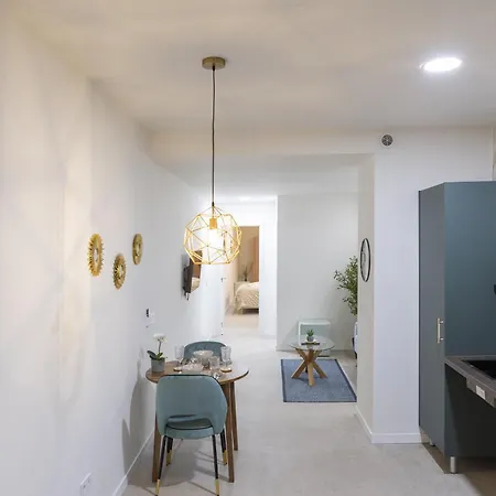 Ag7 Loft Espaciosos Estudios Con Terraza Cercanos Al Metro Zona Ayora Apartman